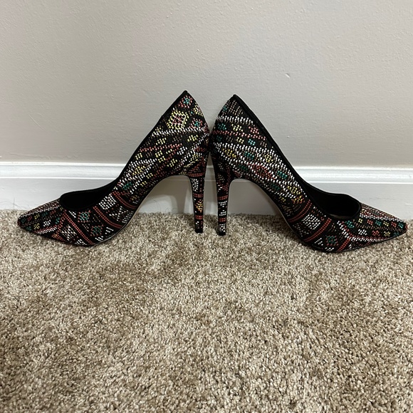 Mix 6 brand new Aztec print pumps - Picture 1 of 7